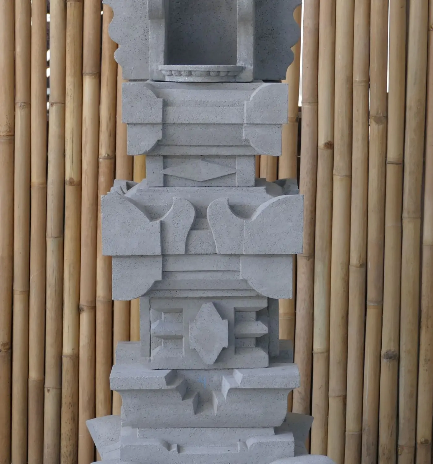  Product image 8 of the product “Balinese Temple, casted with Paras Stone, with open place on top, 170cm. Mulitparted ”